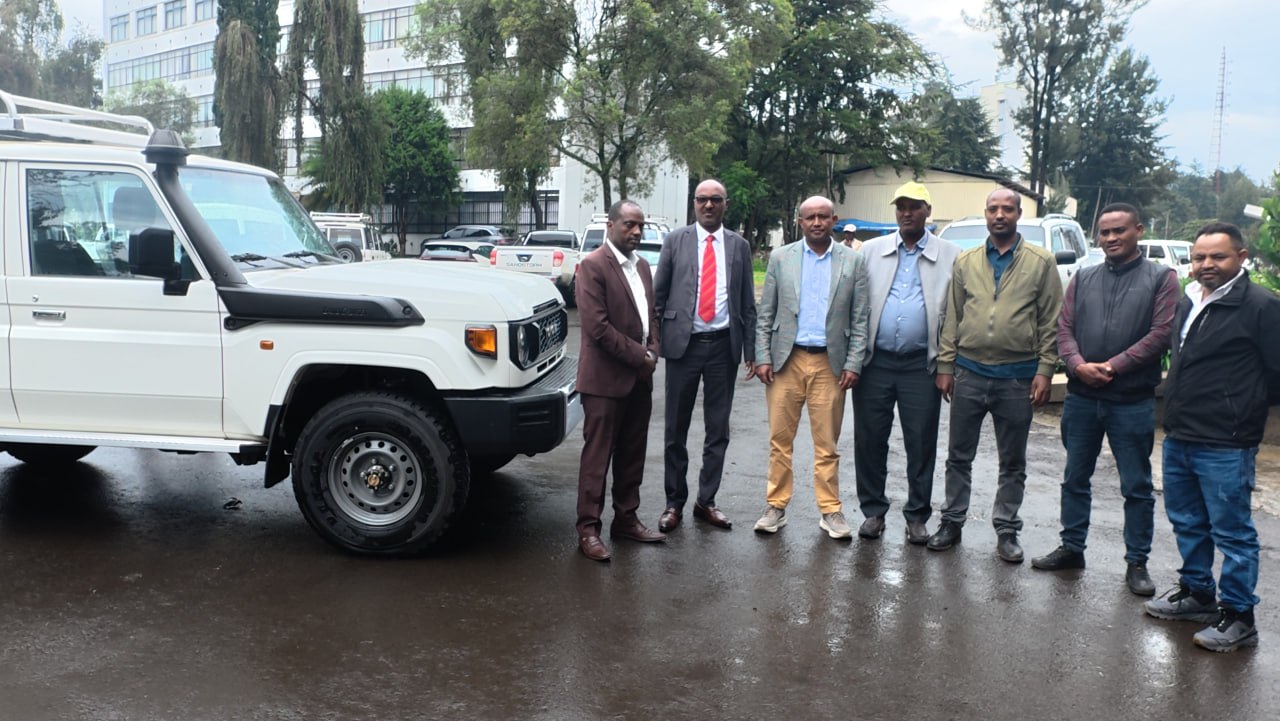 MoPD Hands Over Vehicle to Oromia EPA to Strengthen FOLUR Ethiopia Project Implementation